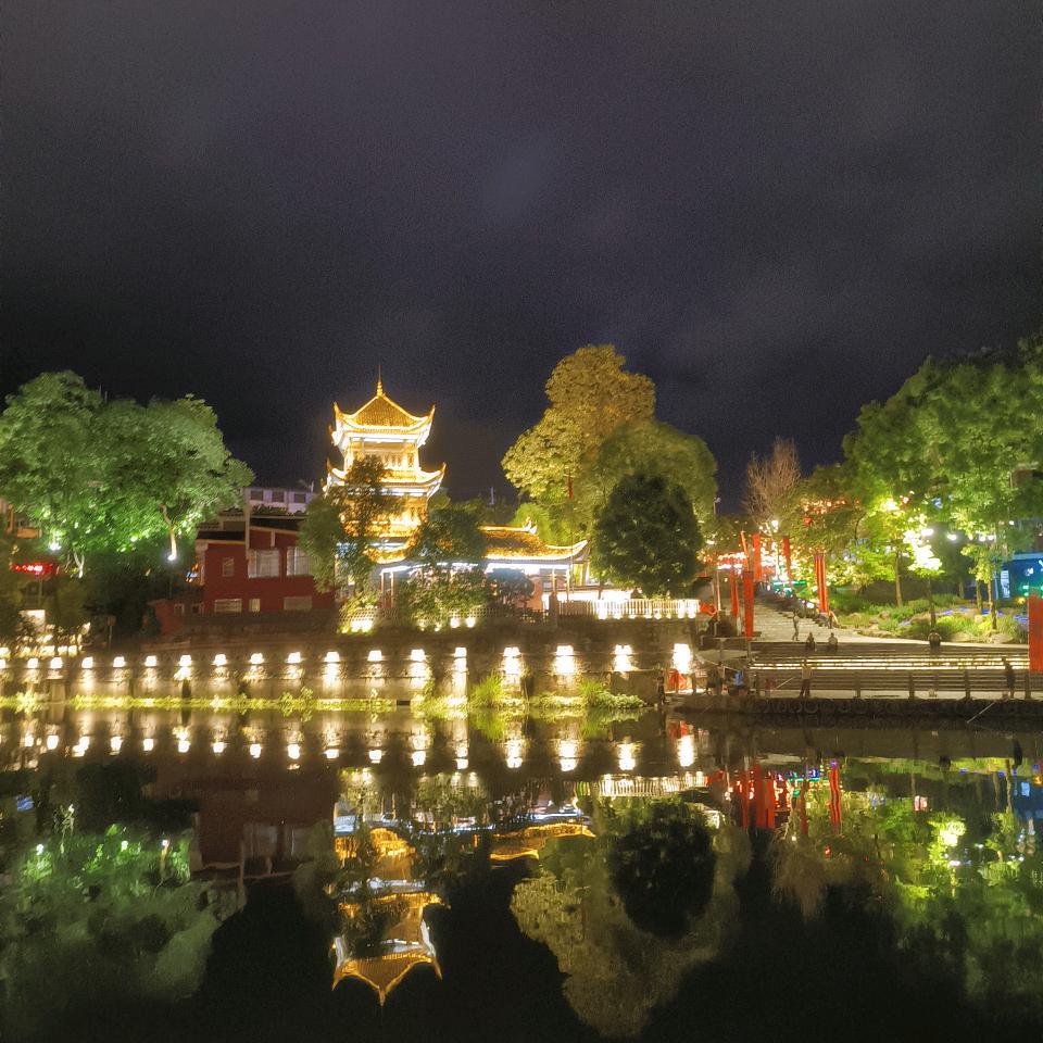 ▁倔强こ男孩う