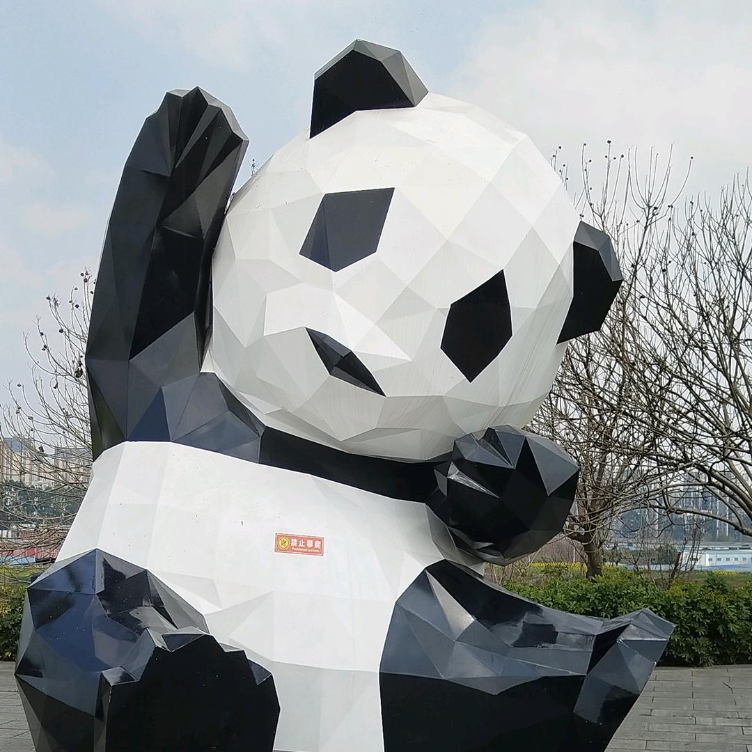 小 小 何