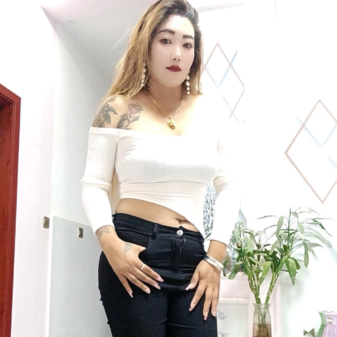 打工妹（指挥塔吊）