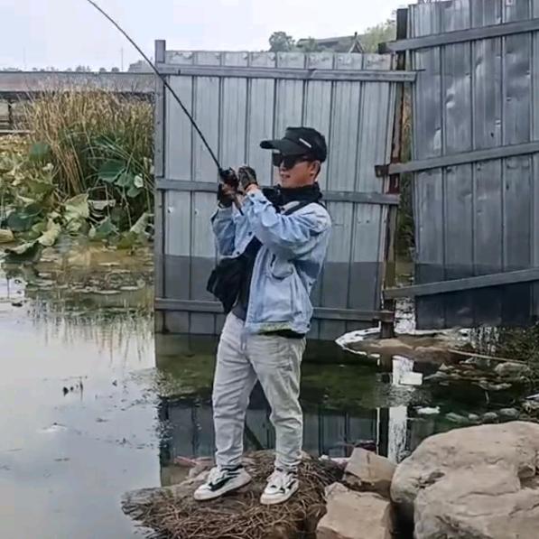 雷哥路亚（穷游路亚）