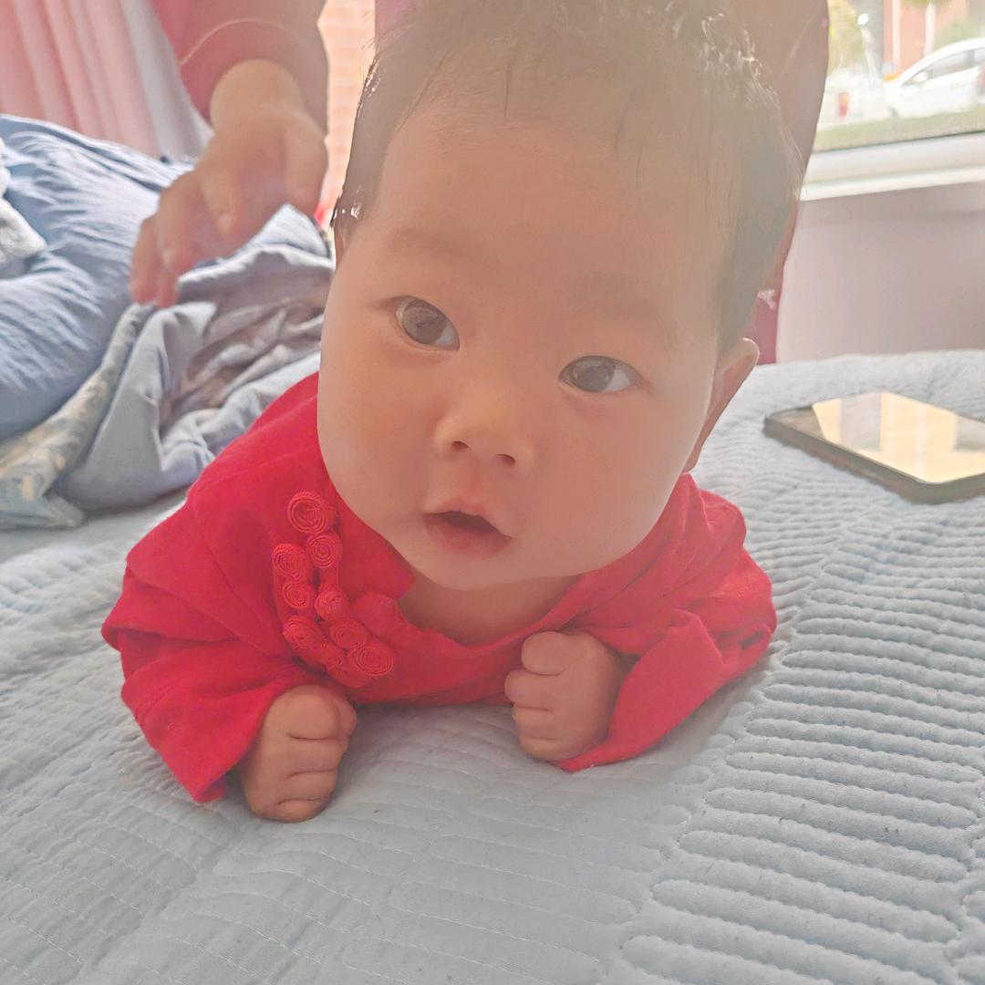 看这个小孩
