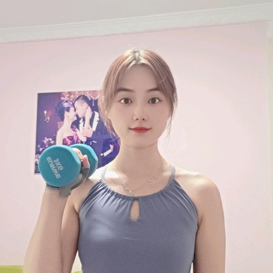 彩彩爱撸铁日常