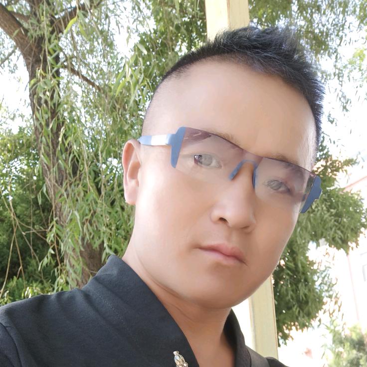 不管多难微笑面对