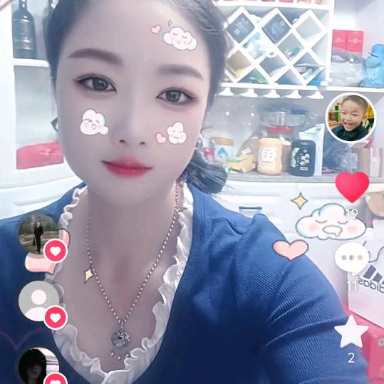 小燕子嫣然一笑