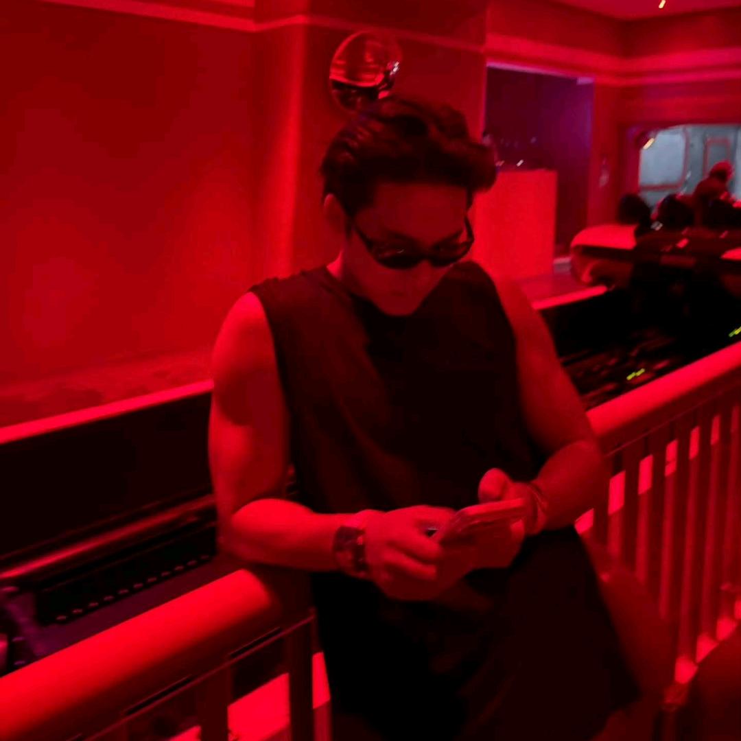 上班上成扁平足