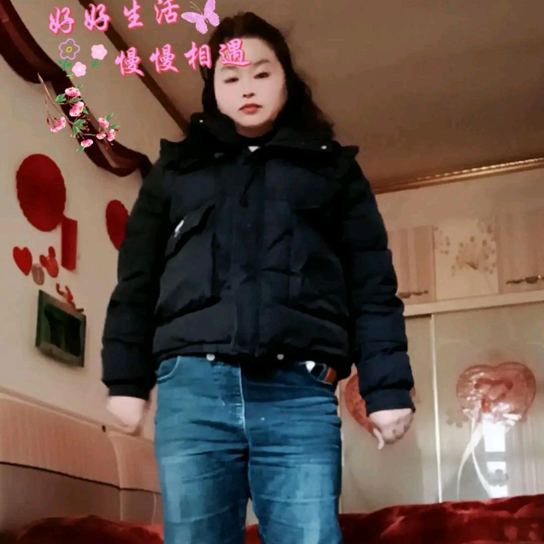 22652366