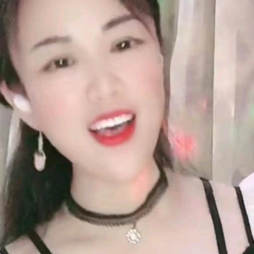 暖心燕儿绿慕直播