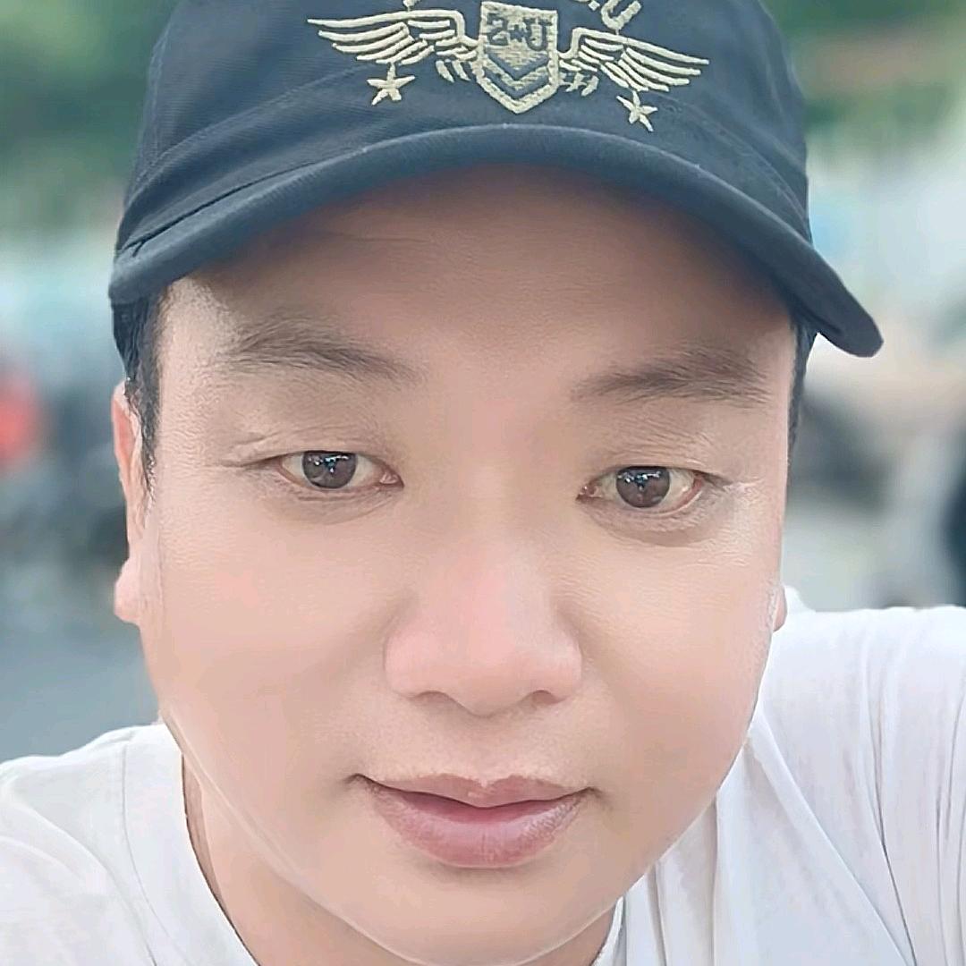 爱摄影的刘盛穆