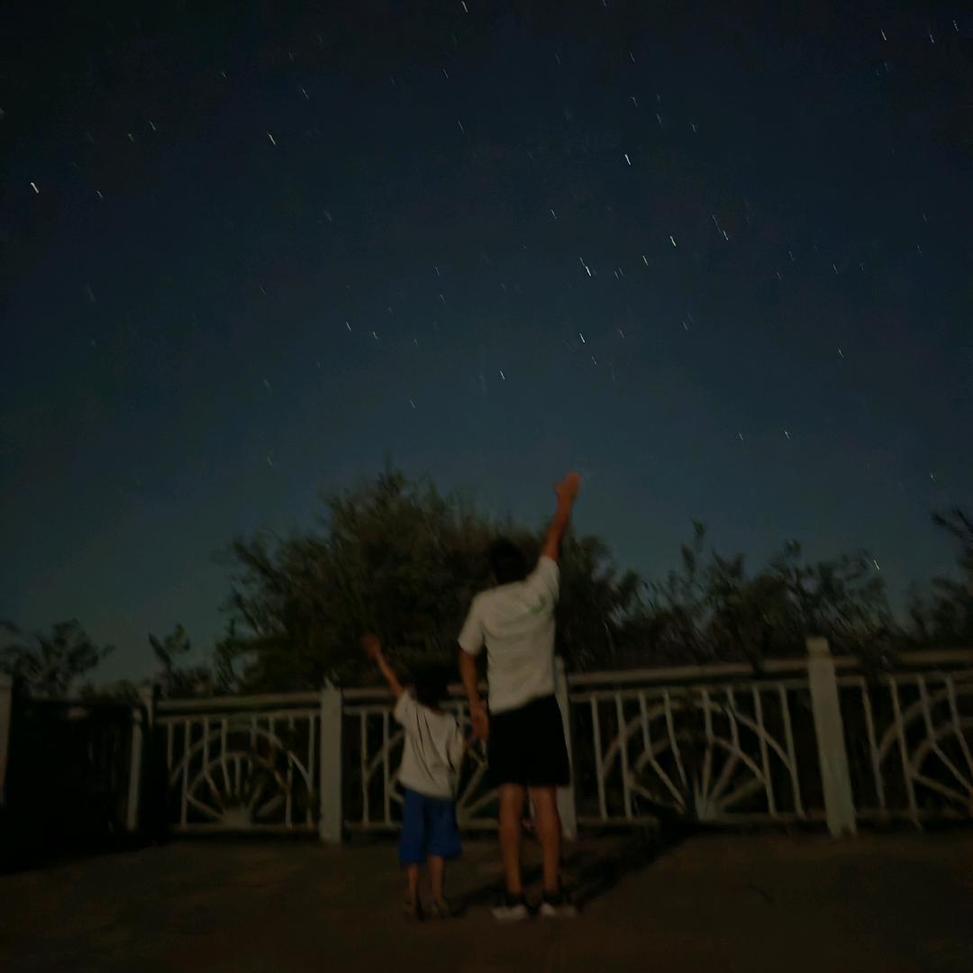 彝良开网约车的唐先生