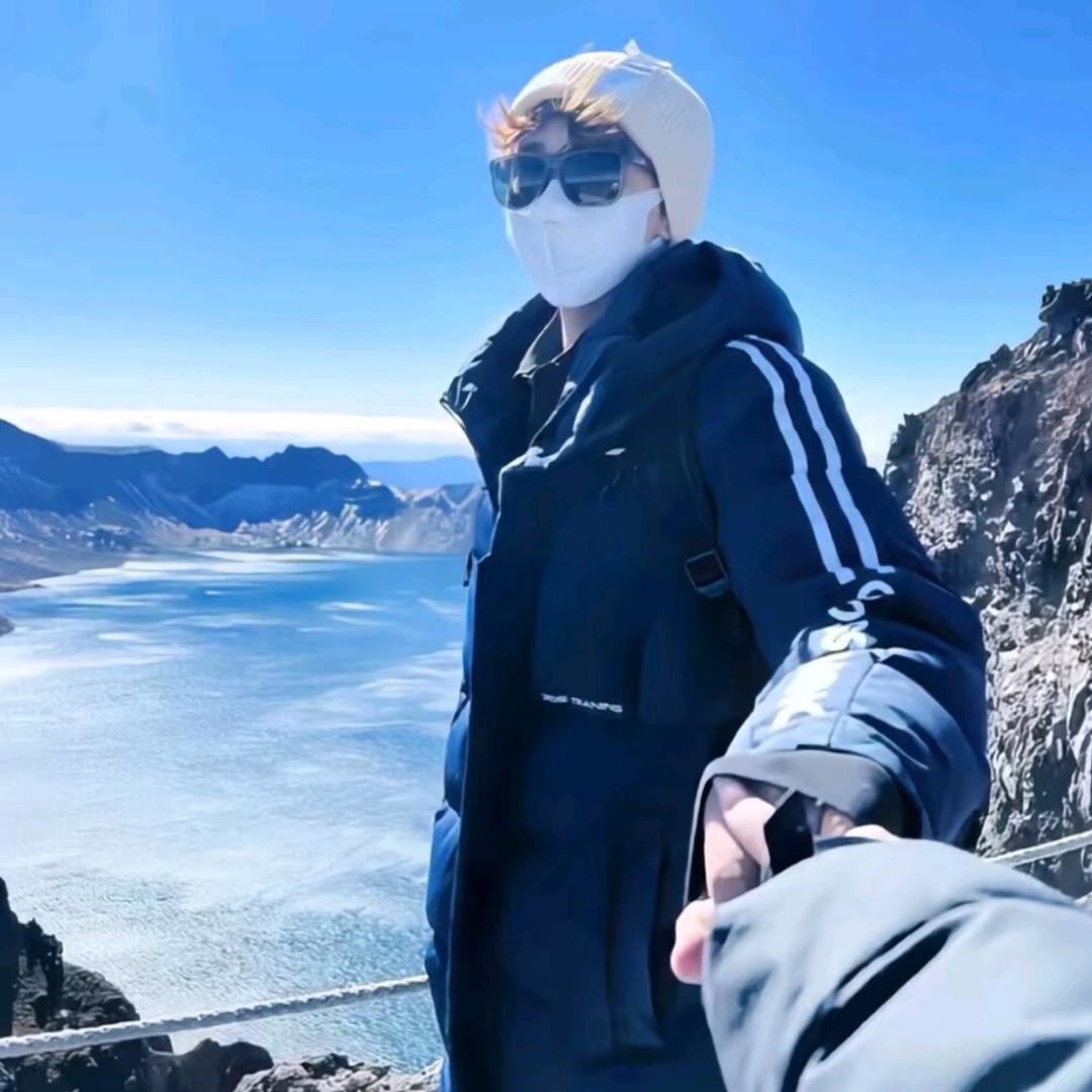 小齐爱喝🧊吸生椰