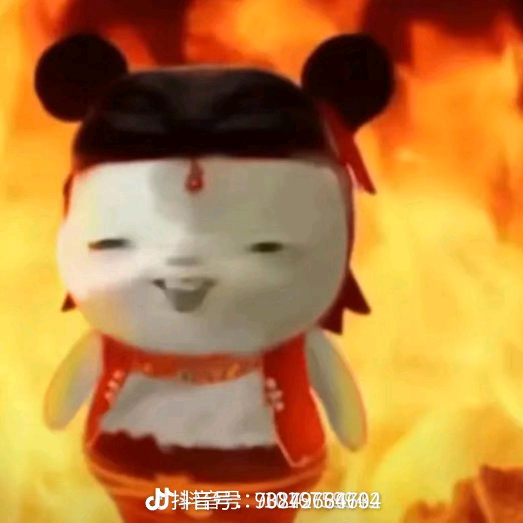 娇羞俏壮汉在公交车上被18个寡妇轮流让座