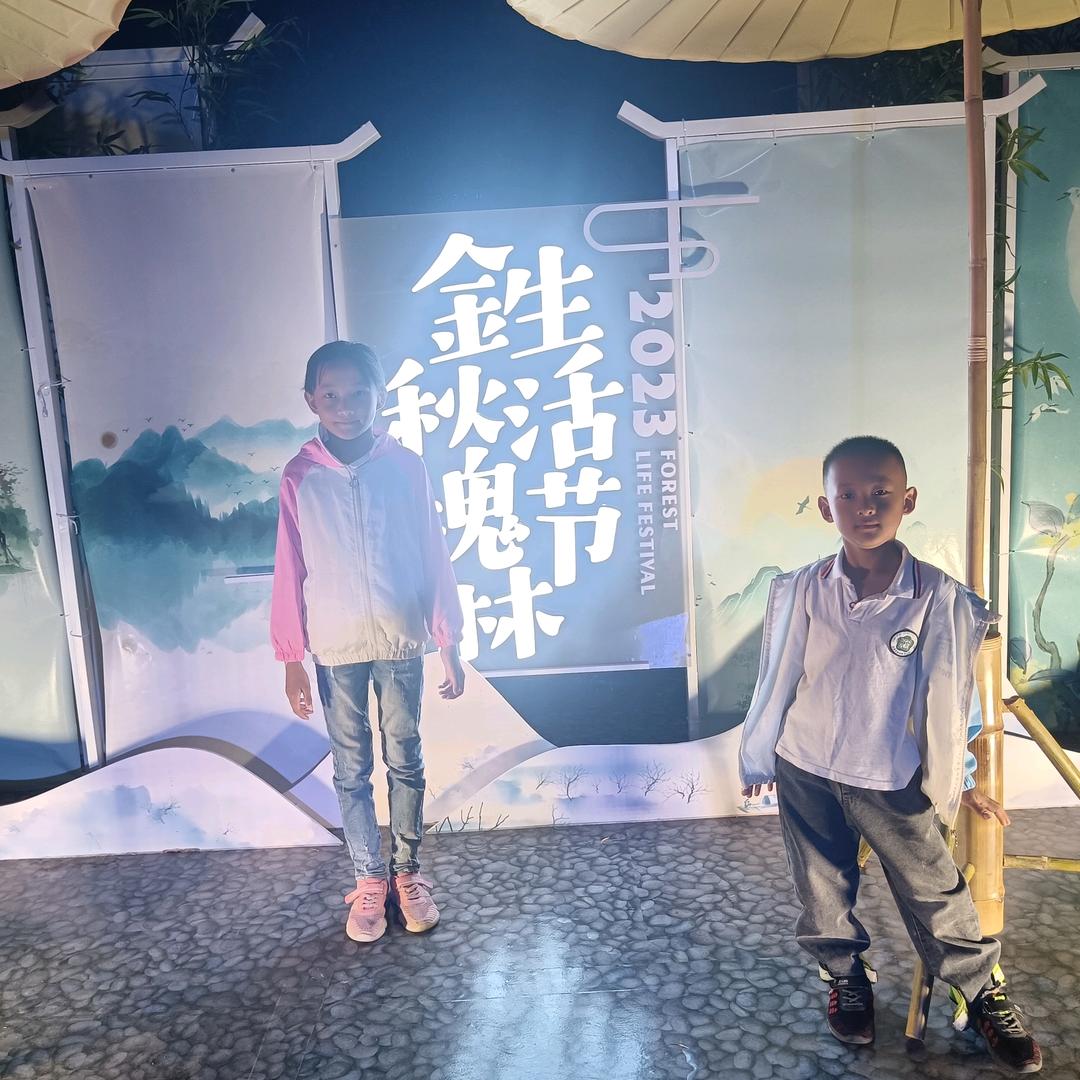广豪机械租赁中心。