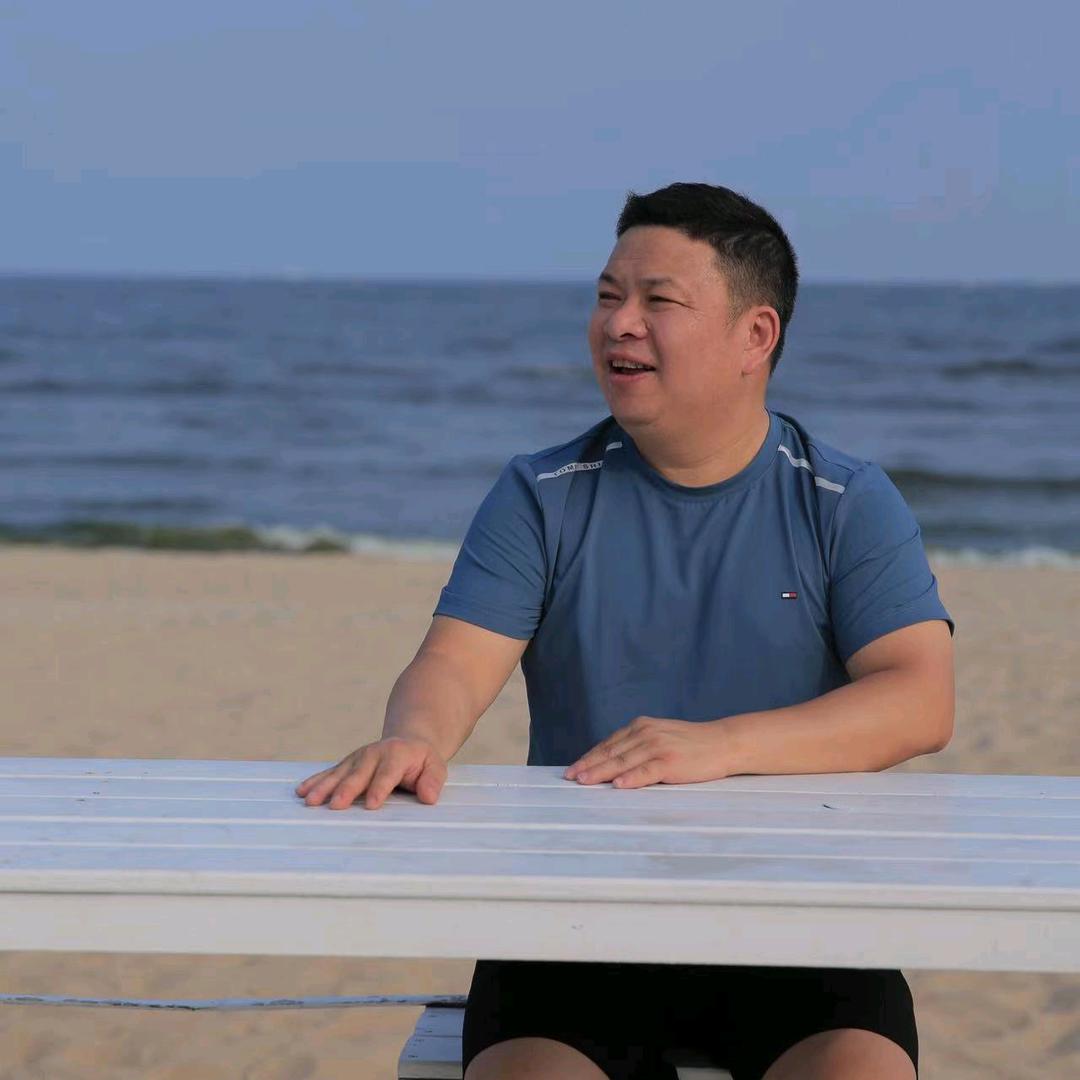 玩AI的定制山哥