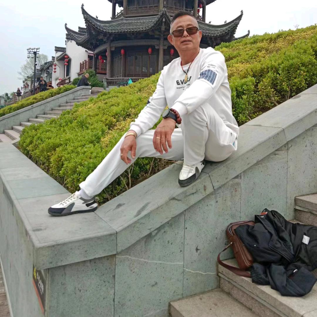 快乐的二哥