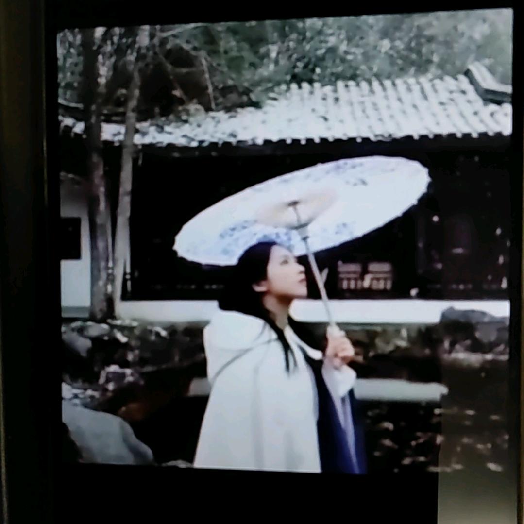 广陵区花荷印象鞋店