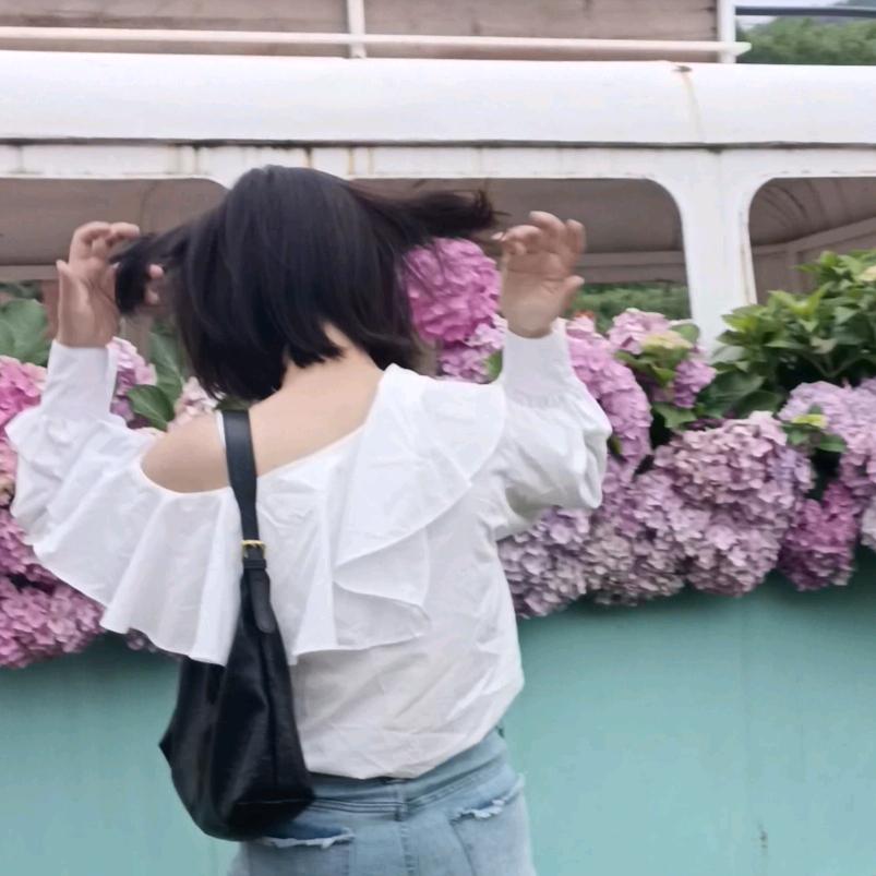 。     .