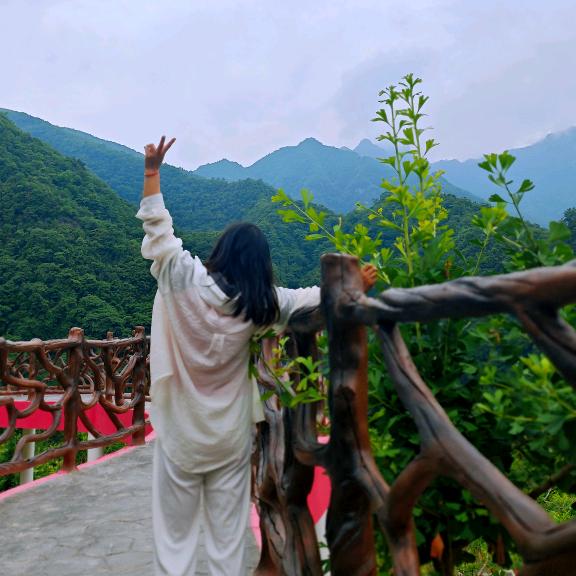 大山中的英子