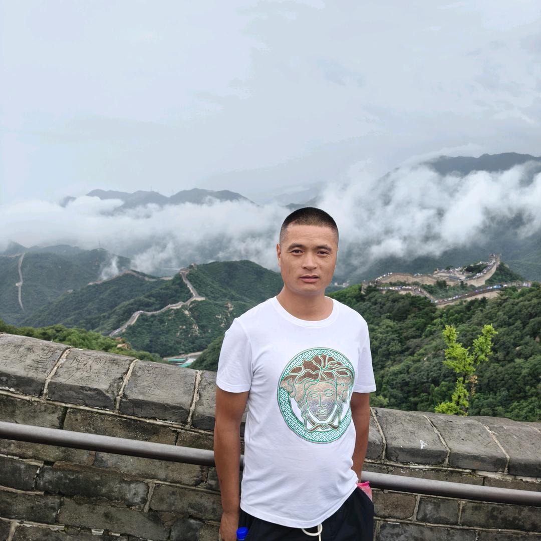 候杰钢构有限公司，钢结构材料一站是够卖…