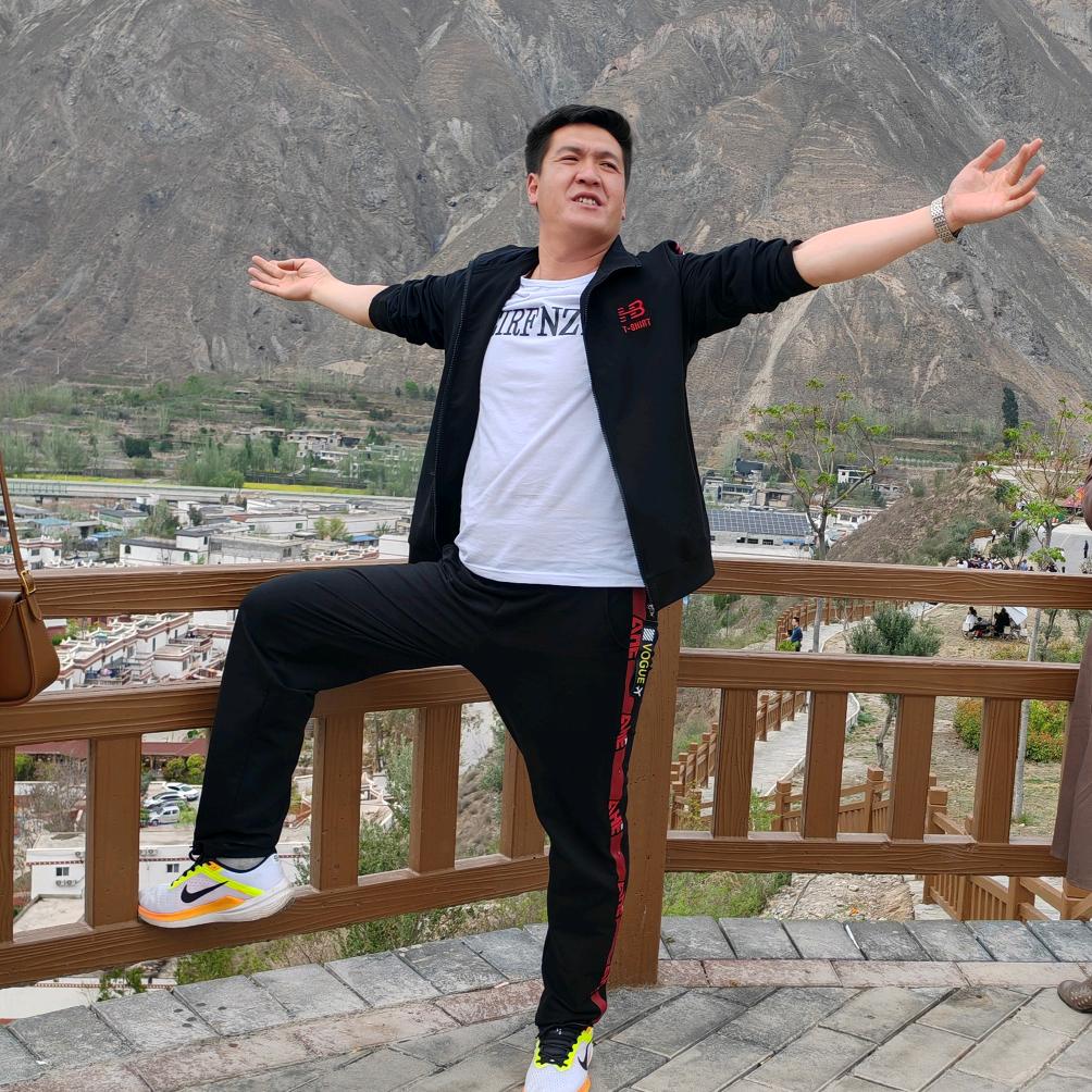 花椒哥，崔小平