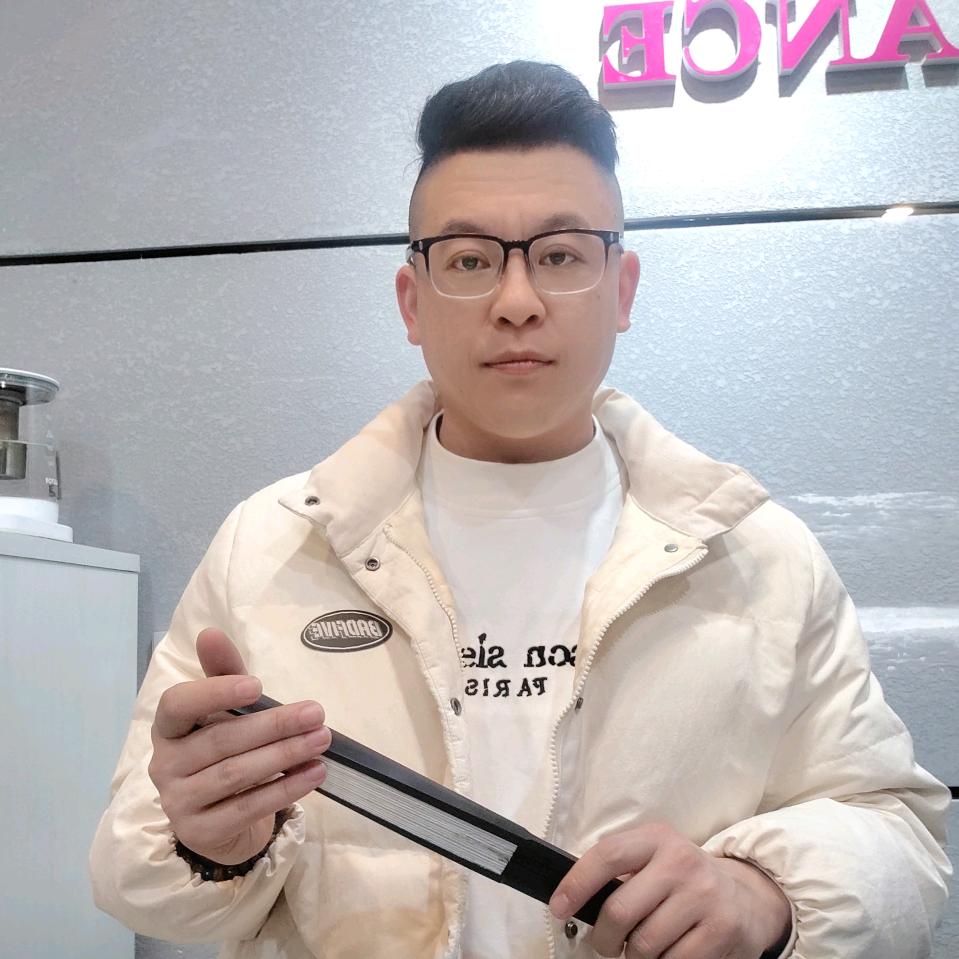 小小子坐门墩
