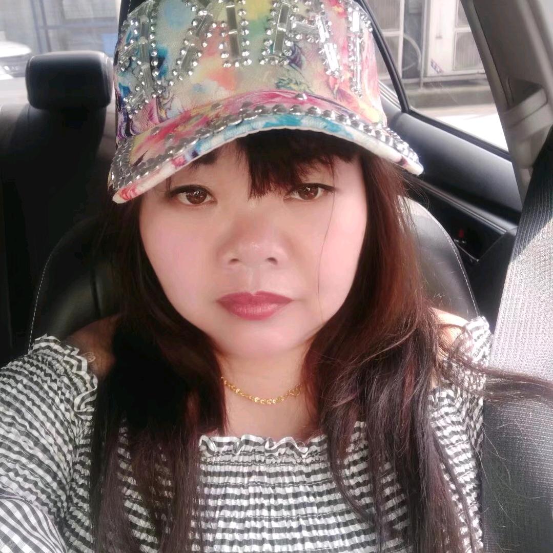 微笑掩盖伤