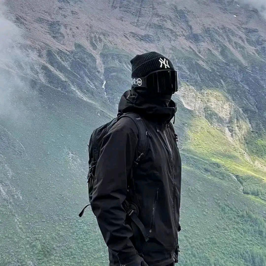 𝑰𝒔𝒐𝒍𝒂𝒕𝒆