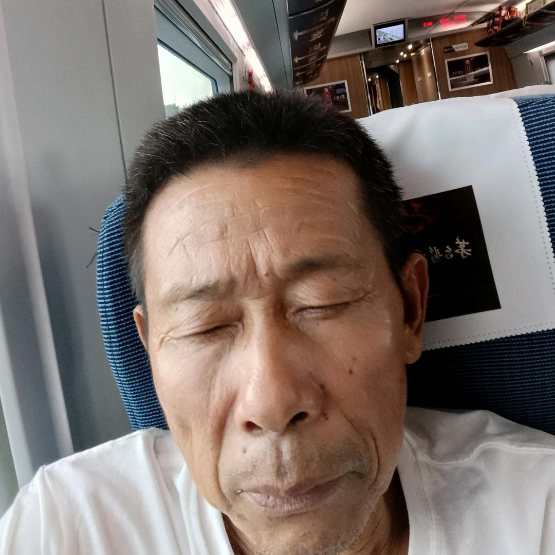 潘典保::葡萄园