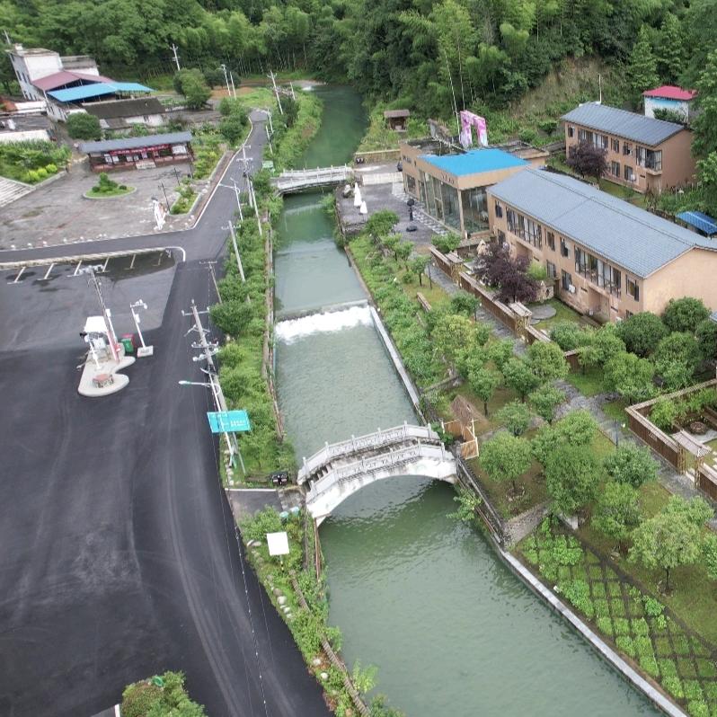 大岭村山樱客栈