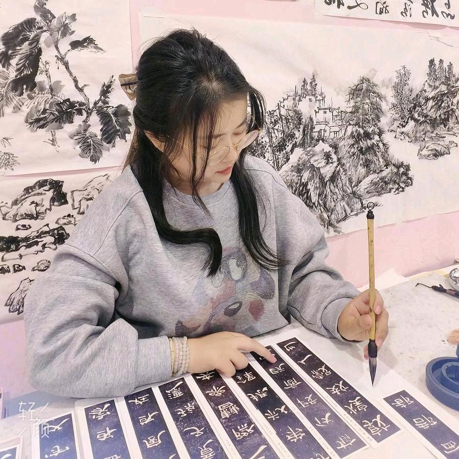 金彩美术