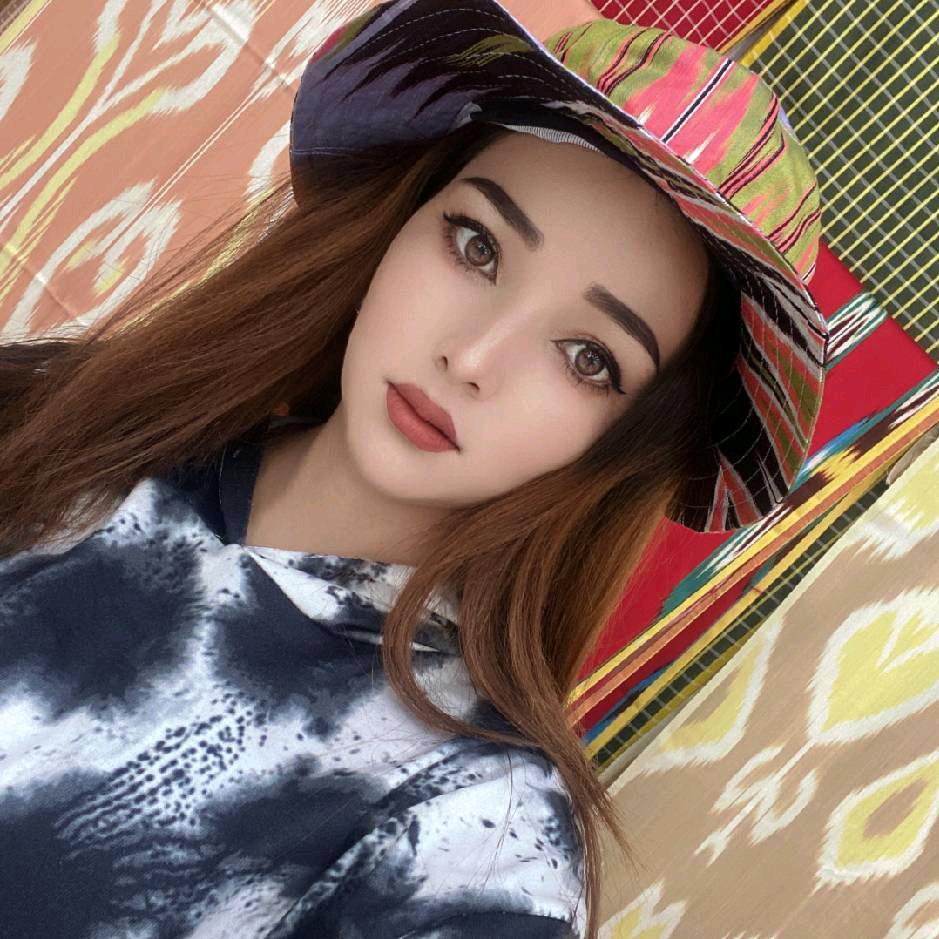 和田市彩云服装店