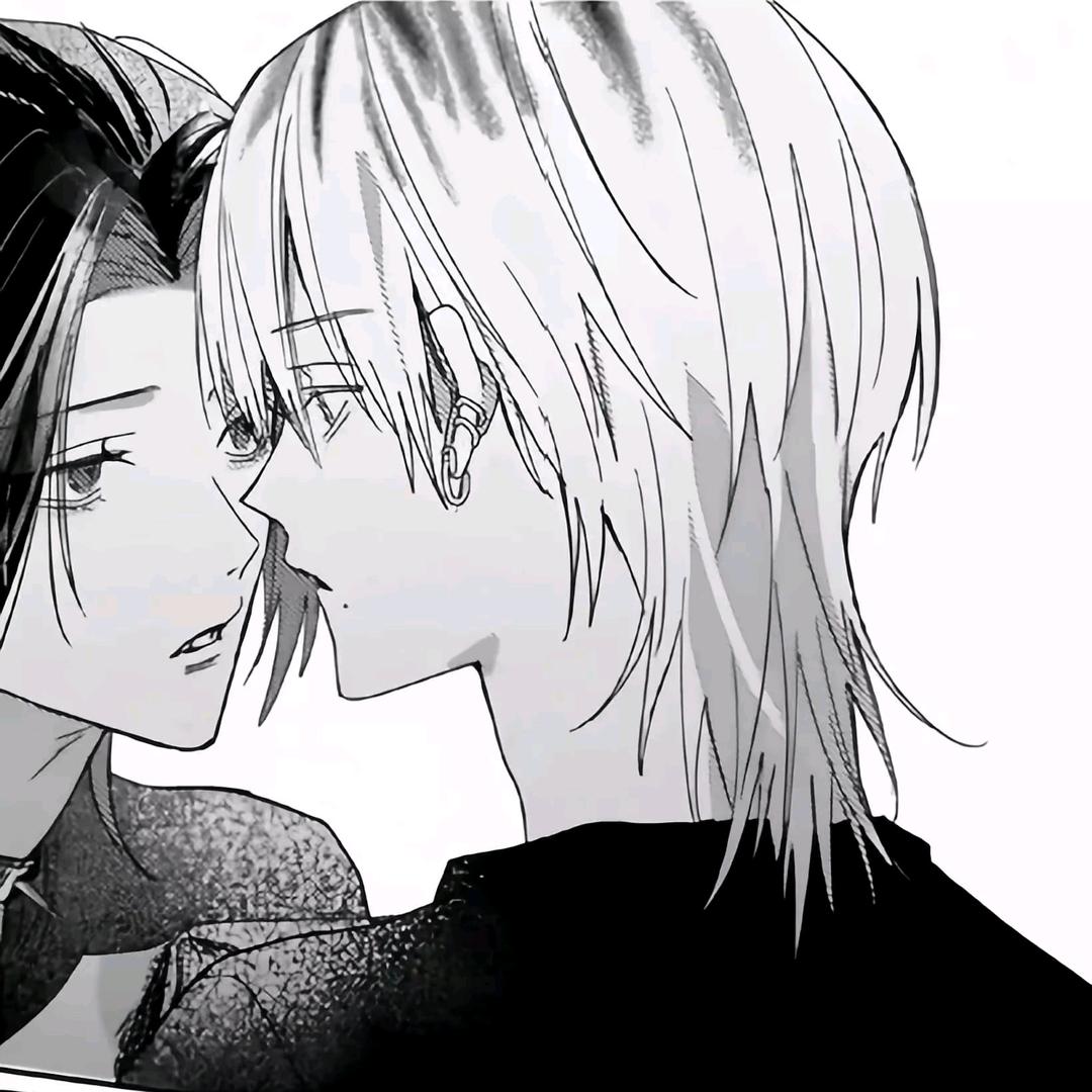 眼神比唇先落吻