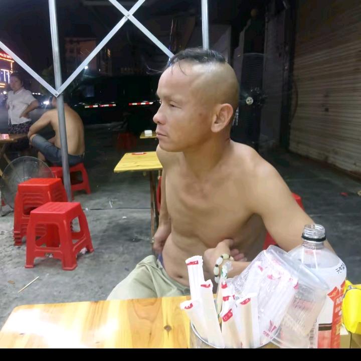 小留头每天晚上不定时直播欢迎各位宝宝们加