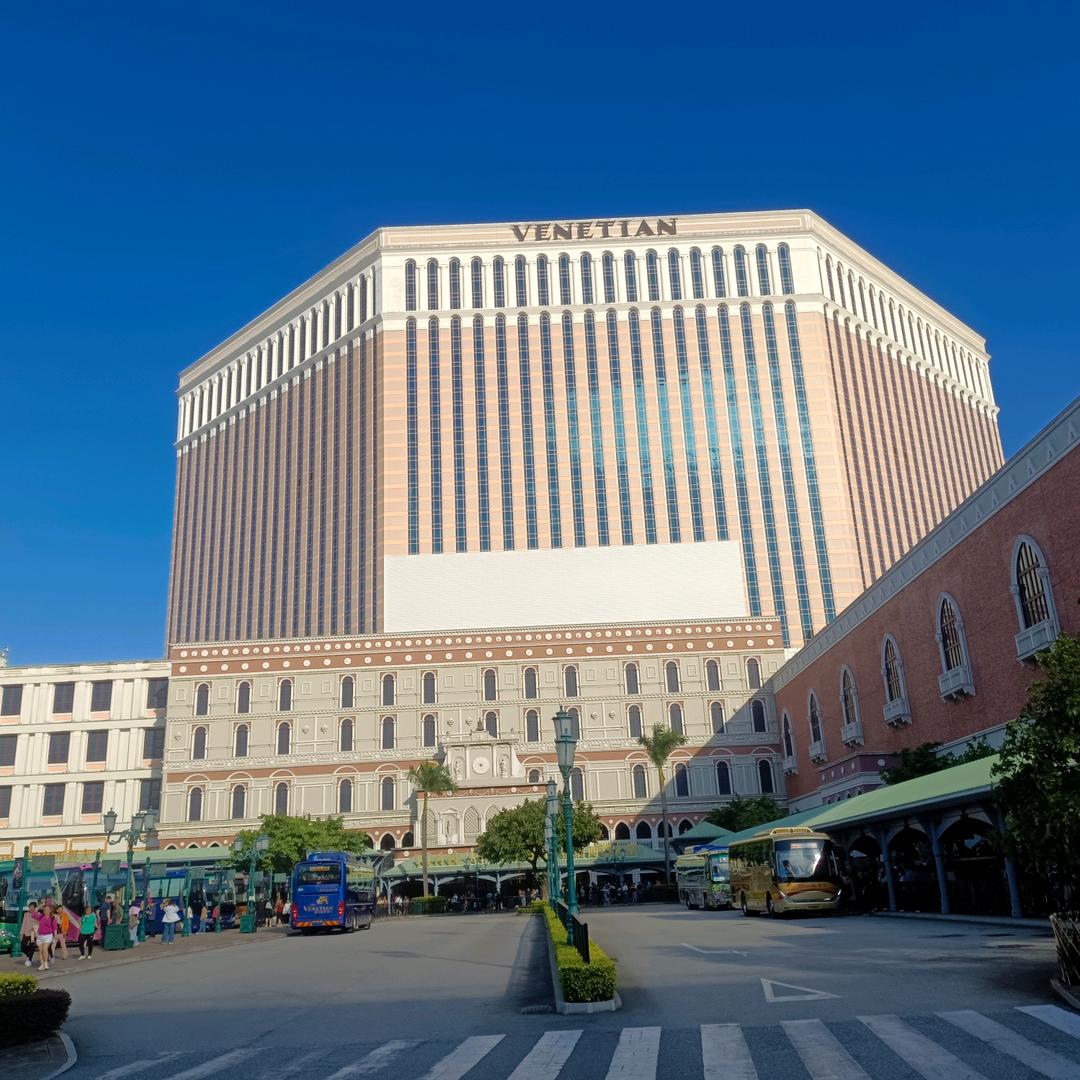 三妹福利《橱窗有惊喜》