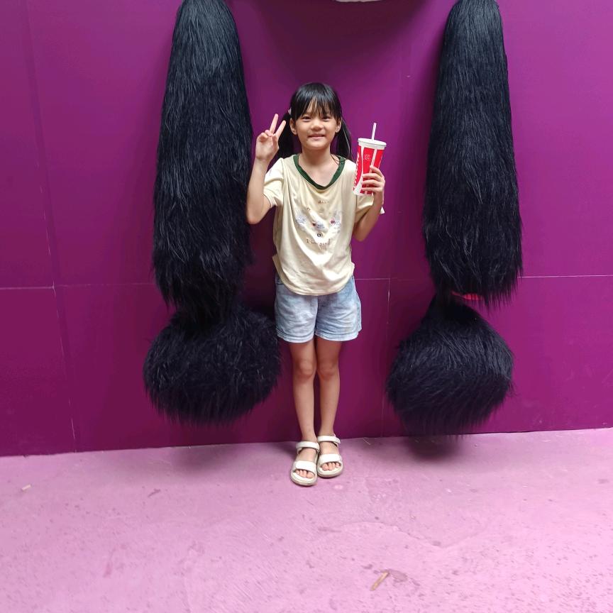 可爱月滢呀👨‍👩‍👧‍👦