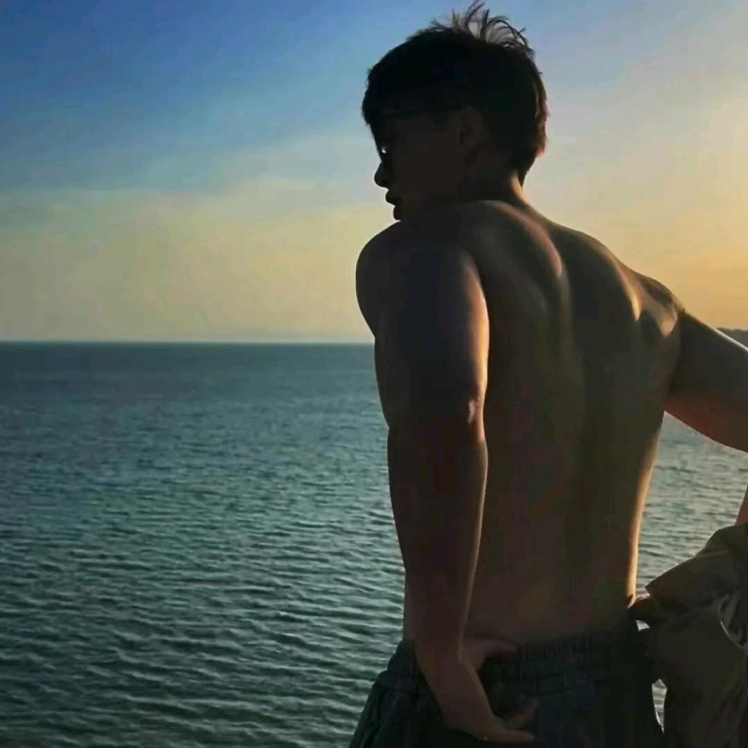 李某某