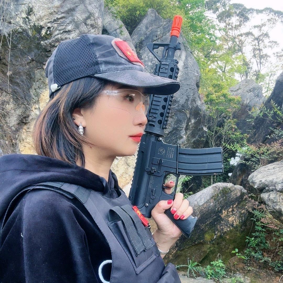 精英趟海真人cs英子