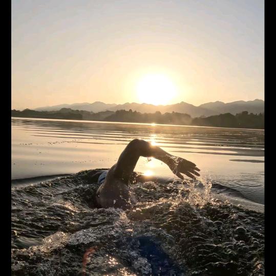 优仕格游泳健身小赵教练