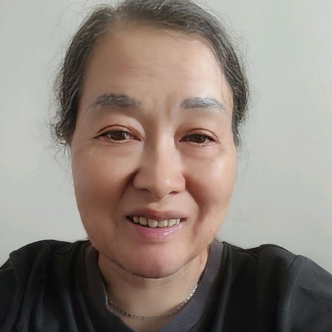 奶奶爱吃零食