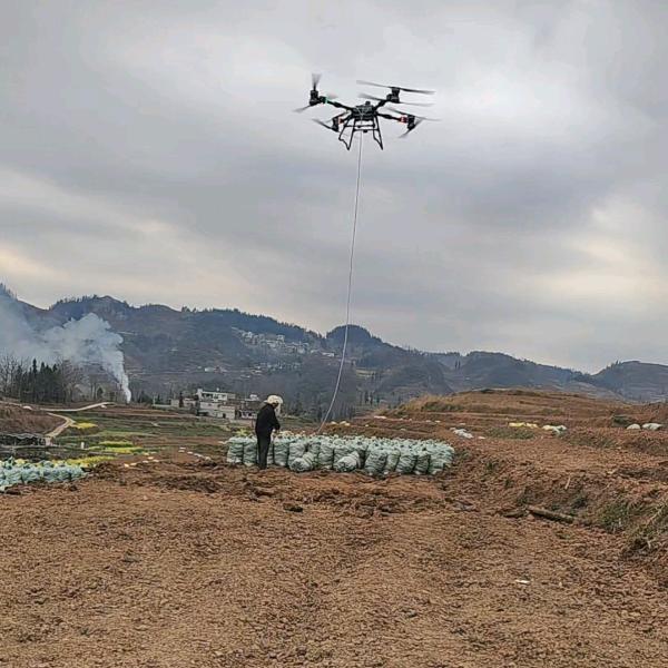 小侯飞机吊运，爬山虎，大中小挖机出租