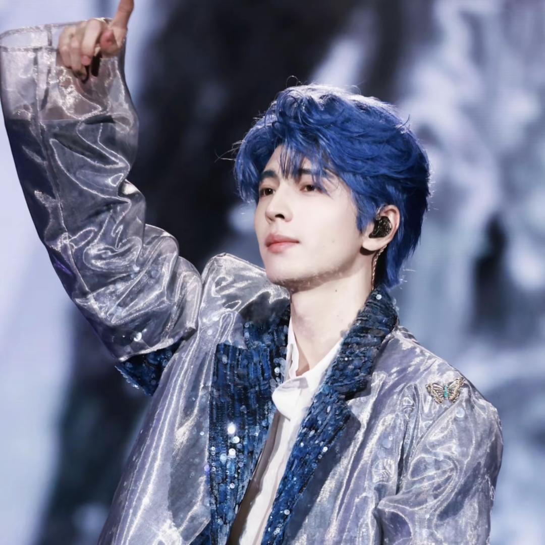 🐰小了白了兔🐰