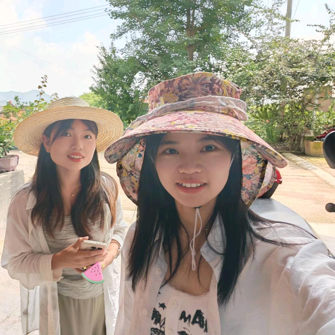 欢欢莉莉