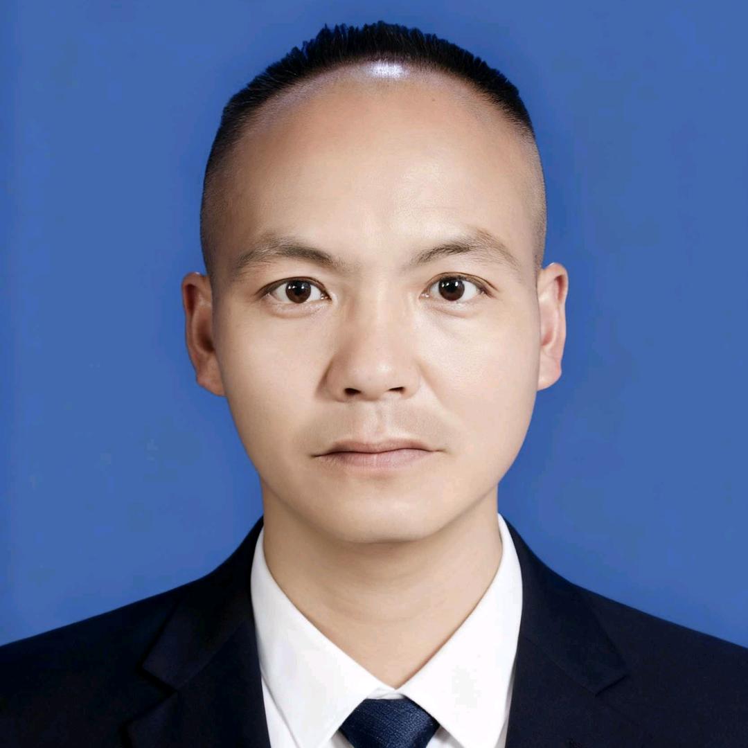 鸿新驾校  范教练