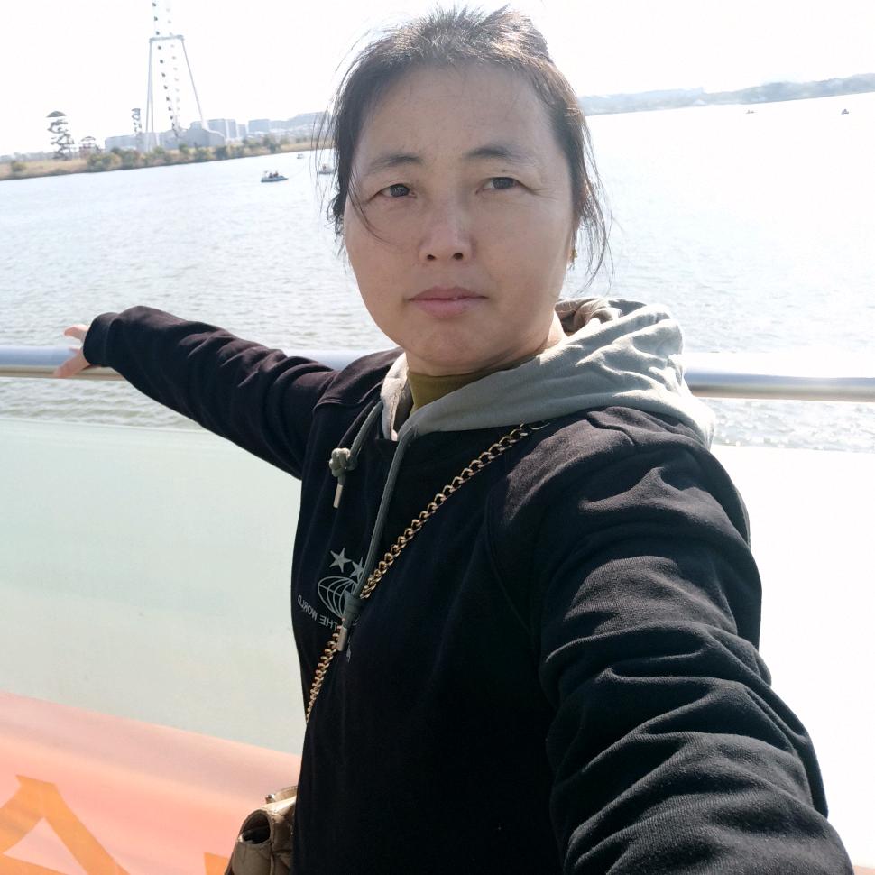 胖胖奶奶。