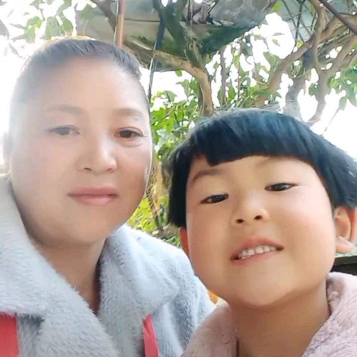 一起开心😊😊