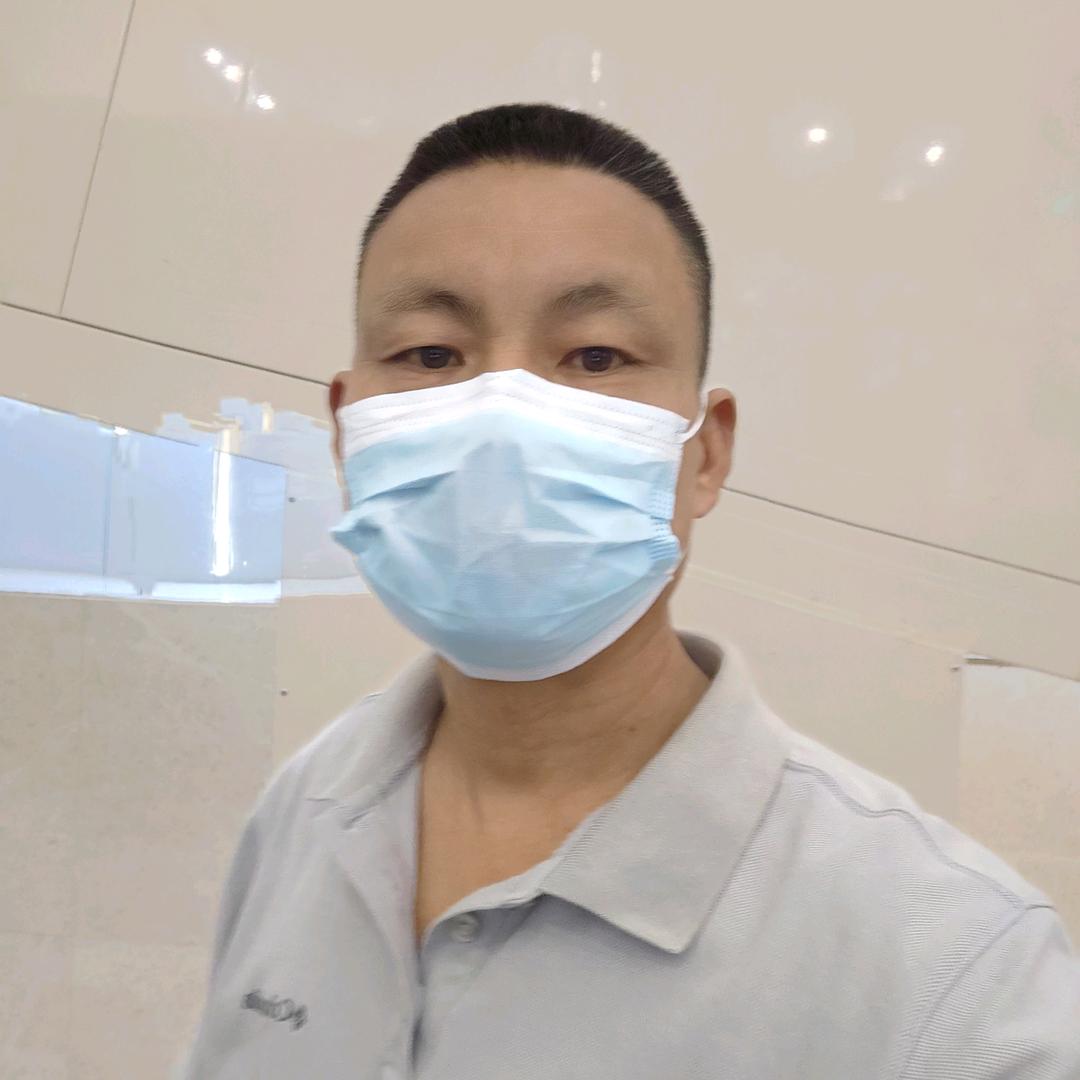 小里村修车工