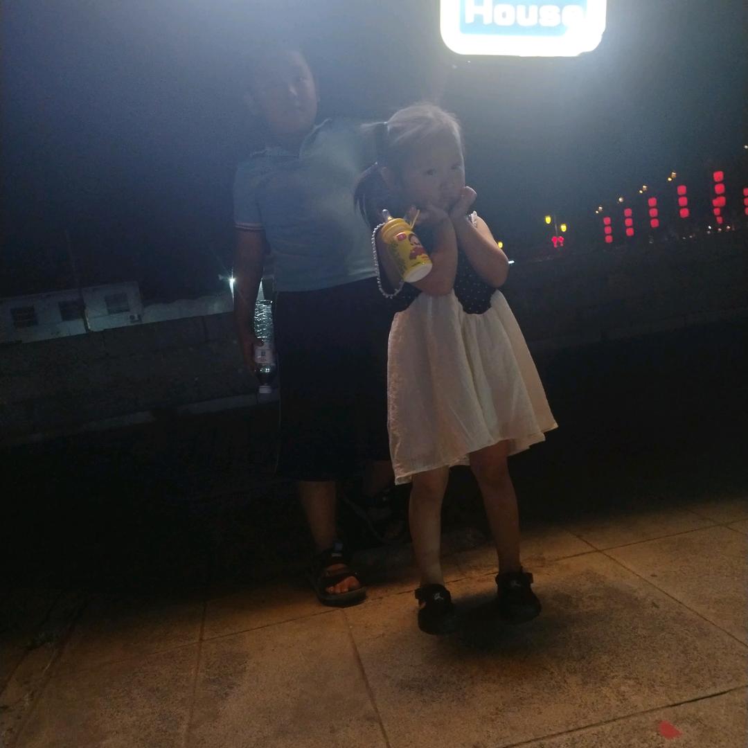 小傻妞