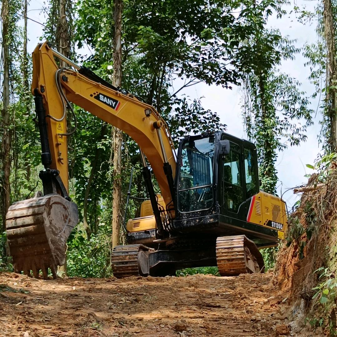 啊彬钩机夹木机