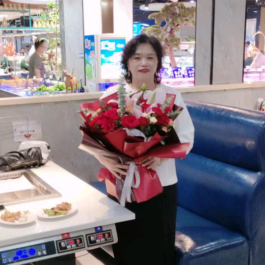 彩云追月🌹在聊城的云南妹丁姐🌺