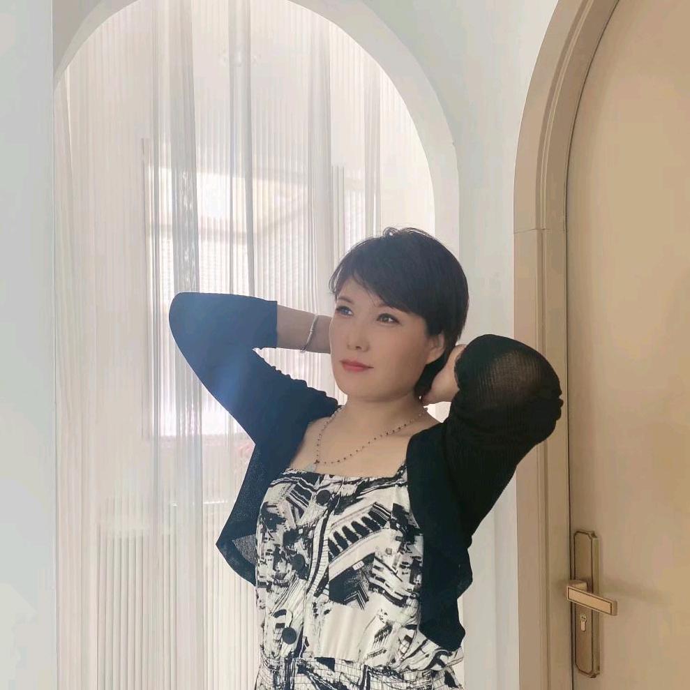 西华美业霞姐（斑敏痘）