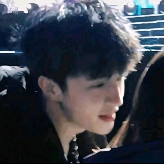 XuY.